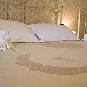 Kalura Bed & Breakfast