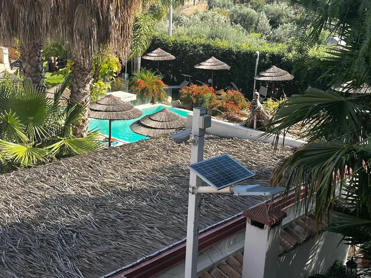 Saija Resort Pozzallo Bed & Breakfast